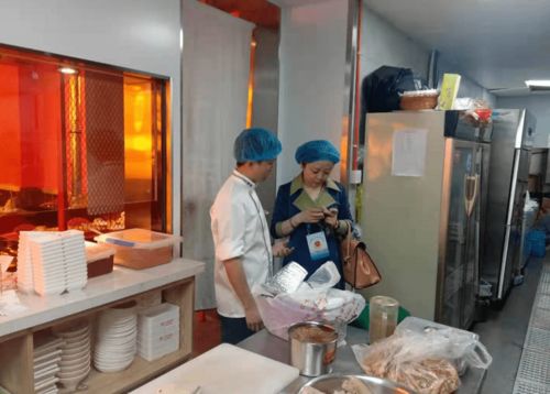 护航 网络上的舌尖安全 加强网络餐饮服务食品安全监管