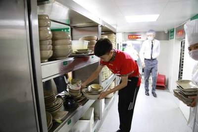 成都食药监部门对小龙坎餐饮管理开展调查